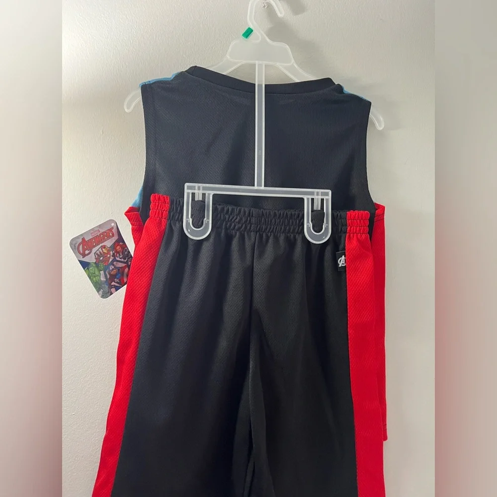 Marvel Avengers Boys Tank & Shorts Set | Size 7 | Superhero Outfit | NWT - Picture 2 of 3